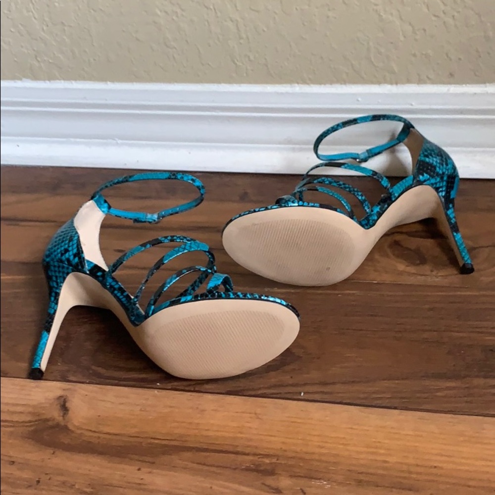 ❗️NIB Nine West Turquoise Snake Strappy Heel - Picture 7 of 8